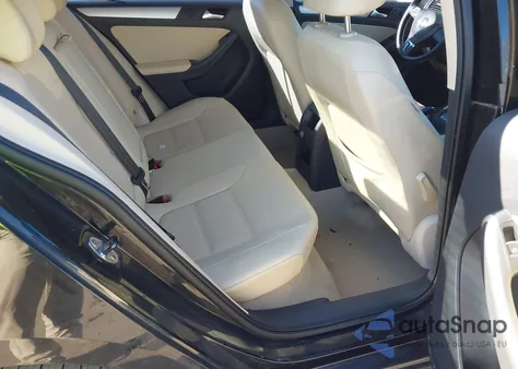 2013 Volkswagen Jetta 2.5L Se z USA, uszkodzony, nr VIN 3VWDX7AJ4DM298274